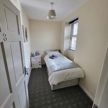Dublin Packet - Single Room 3 Холихед Экстерьер фото